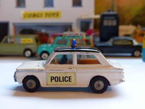 Corgi toys 506 police sunbeam - corgi,
