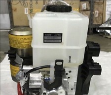 TOYOTA LAND CRUISER J100  BRAKE BOOSTER ABS PUMP 47050-60013