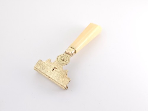 Schick type textured - g,