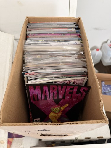 Huge comic book - 25,