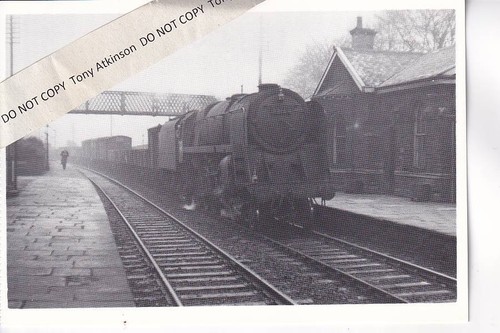 Saltaire railway station - saltaire,