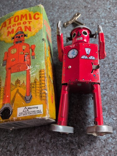 Atomic robot walking man - walking,