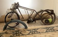 Vintage 1925 BSA Model B 2.49hp "Roundtank" Motorcyce project, incomplete