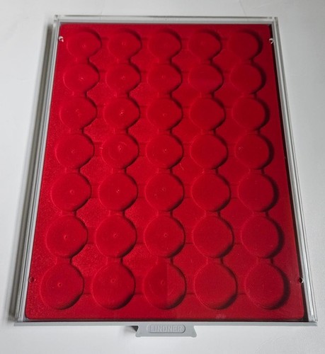 Lindner stacking coin badge - &,