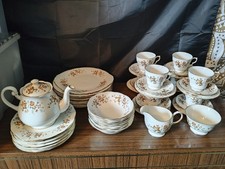 Colclough AVON 8656 Full 8 Place Set 