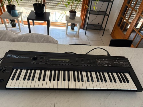 Roland synthesizer synth - d-50,