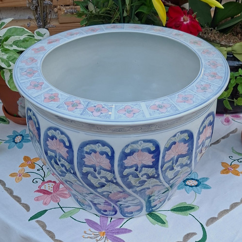 Large round ceramic planter - large,