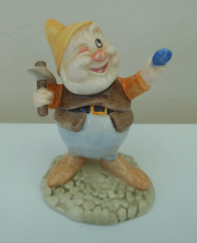 Royal doulton snow white dwarf - doulton,