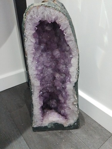 Amethyst geode tall natural - 19,