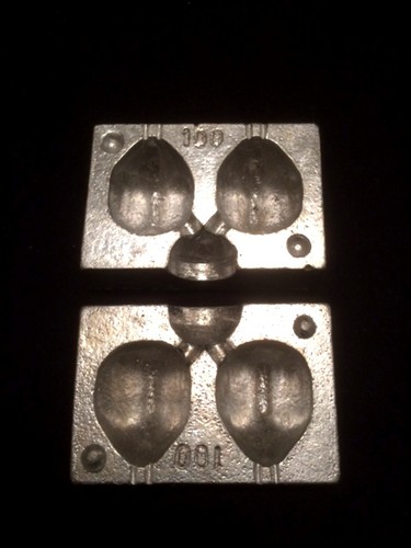Dumpy dice lead mould - in, 1