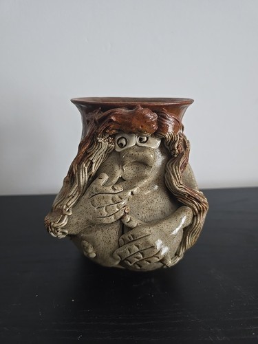 Large pretty ugly mug - pretty,