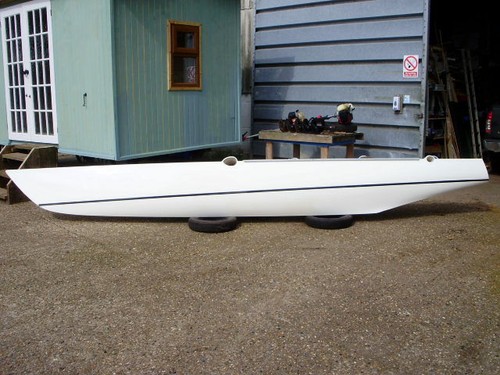 Dart catamaran port and - port,