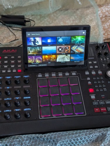 Akai mpc music - akai, x