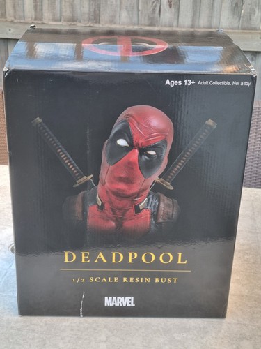 Deadpool scale resin bust - deadpool,