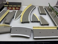 Hornby Platforms And Buildings