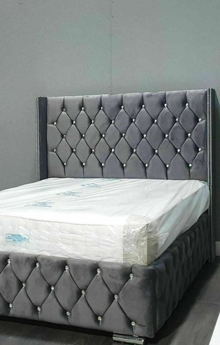 Wingback chesterfield bed - chesterfield, |