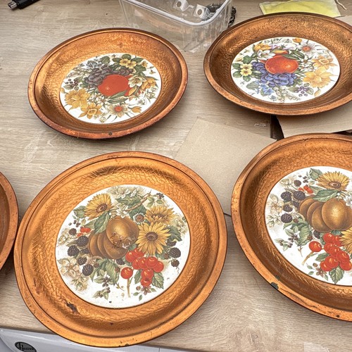 Unmarked set metal - set, of