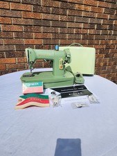 Singer 185J Sewing Machine W/