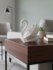 Graceful Swan Sculpture |