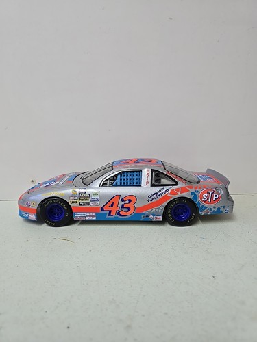 Diecast ertl 1996 25th - 1/18,