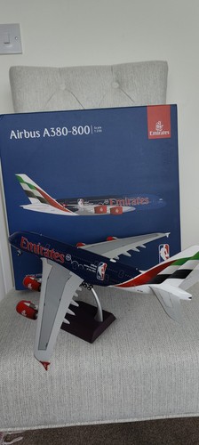 200 emirates airbus a380 - 1:200,