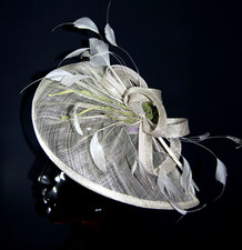 GWYTHER SNOXELLS (My Hat line) ENGLISH MILLINERY CREAM FEATHER BEADED FASCINATOR