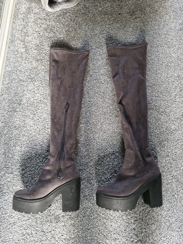 River island grey - island, platform
