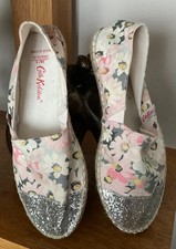 CATH KIDSTON LADIES CANVAS SHOES WITH GLITER ON TOES AREA SIZE 5