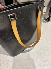 louis vuitton bag women in the