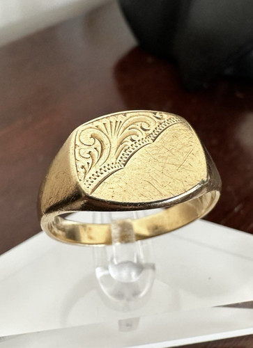 Vintage gold heavy signet - 9k,