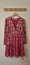 Stunning Oasis Metallic Floral
