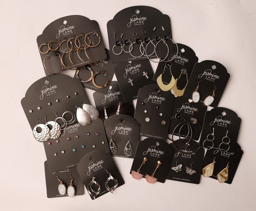 500 piece bulk lot jewelry