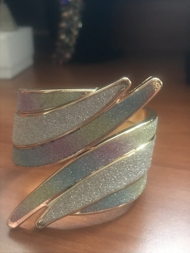 Angel shimmer wing cuff - wing,