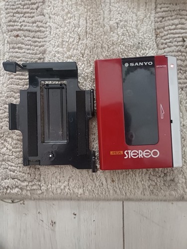 Sanyo walkman vintage red - m-g1,
