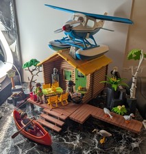 Playmobil Wild Life Cabin on