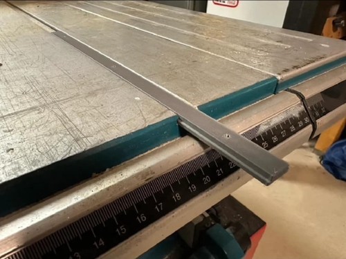 Pair makita mlt100n table - pair,