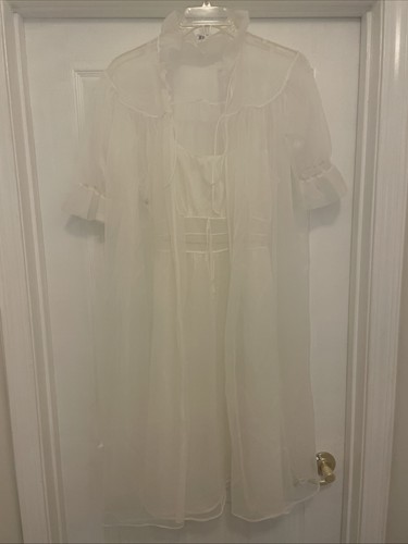 Vintage white peignoir set - white,
