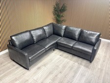 John Lewis BAILEY Style