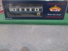 BACHMANN BR MK1 SK CORRIDOR COACH BR BLUE/GREY CAT NO.39-025