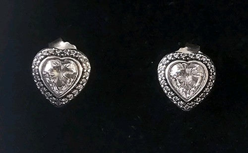 Genuine pandora heart stud - pandora,