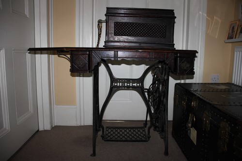 1900 singer sewing treadle - 1900's,
