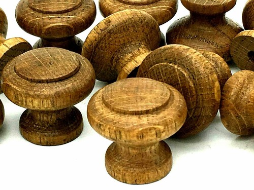 Antique oak knobs 30mm - 6x,