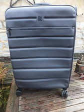 It Luggage Grey Suitcase with 4 Wheels & Handle  size H-71 X W 42 X 26 CMS