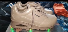 Size 5 Matalic Cream Sketcher