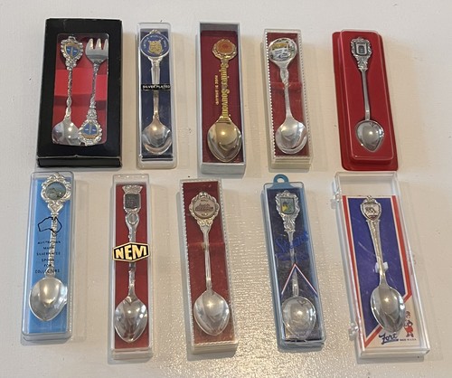 Vintage collectable spoons - 10,