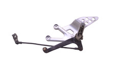 YAMAHA YZF-R 125 Front left side footrest peg hanger 2013 17184944