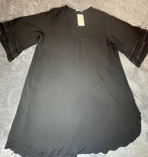 Nwt ekouaer black - nwt, v-neck