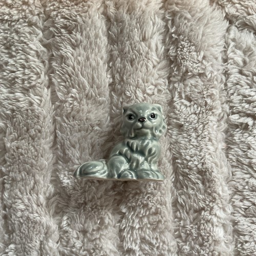 Porcelain figurine small - figurine,