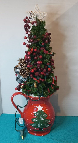 Christmas floral arrangement - floral, arrangement/