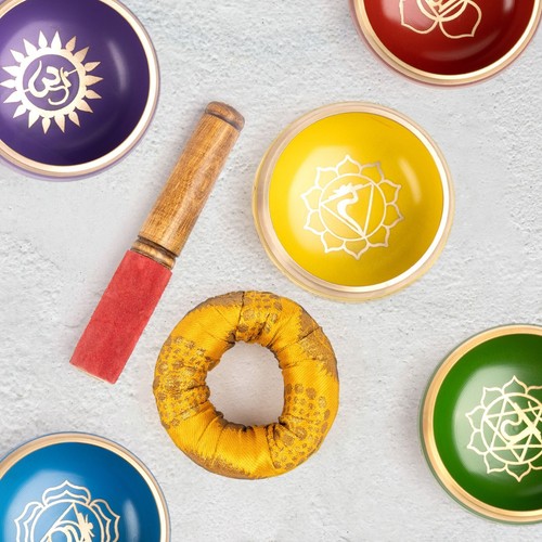 Tibetan singing bowl - singing, with